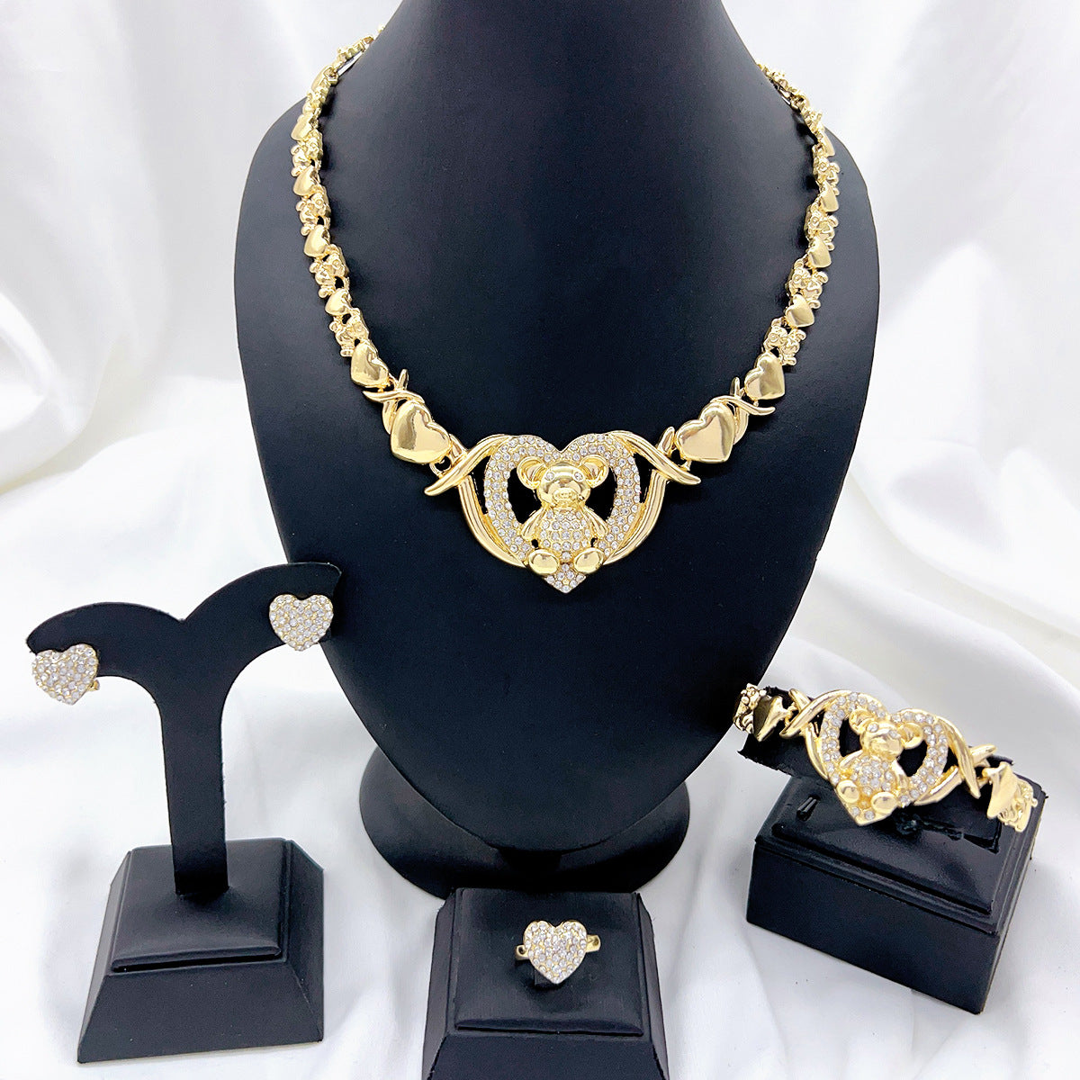 Classic XO Jewelry Four-piece Set