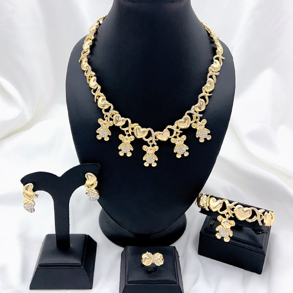 Classic XO Jewelry Four-piece Set